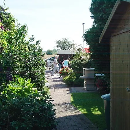 Haus Moeweninsel アパート