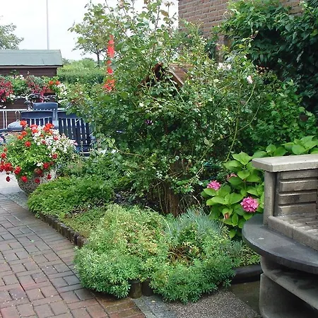 Haus Moeweninsel アパート