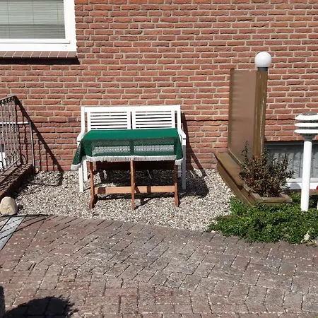 Haus Moeweninsel アパート *